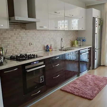 Spacious Flat With Sea View In The Centre